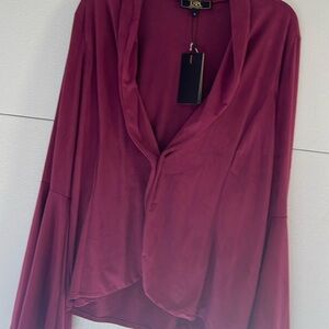 NWT Bell Sleeves.  Fits L to XL.  Open front very softy feel.  So versatile!